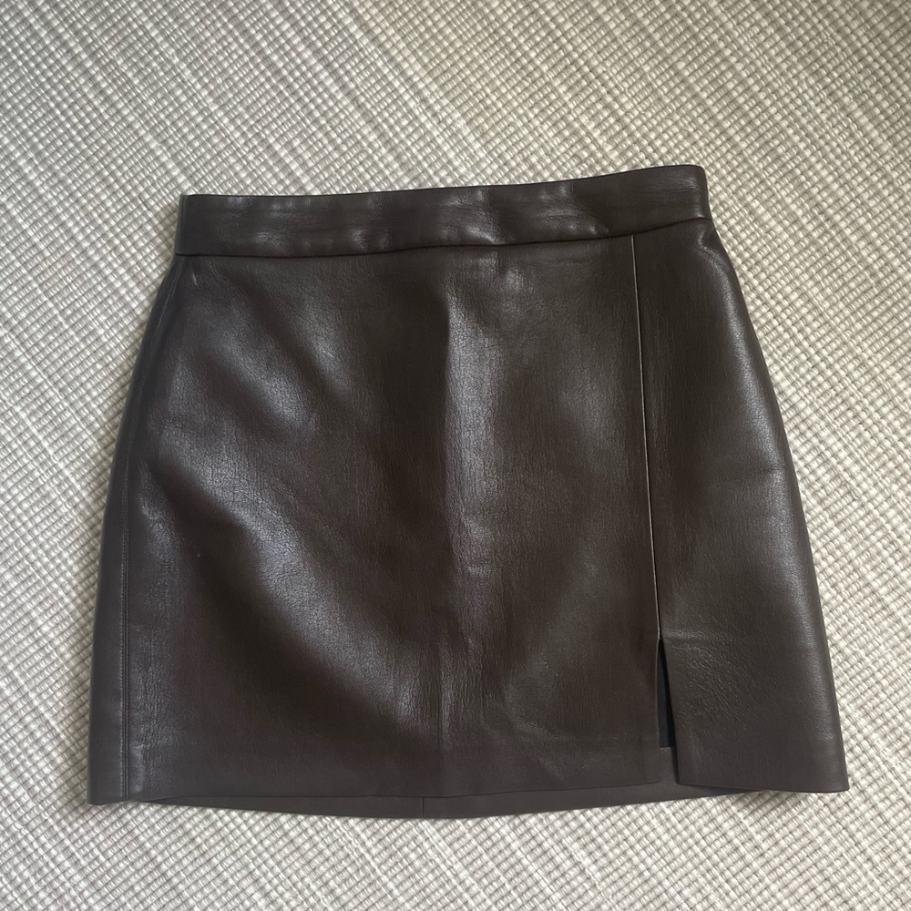 Aritzia patio mini skirt size 2